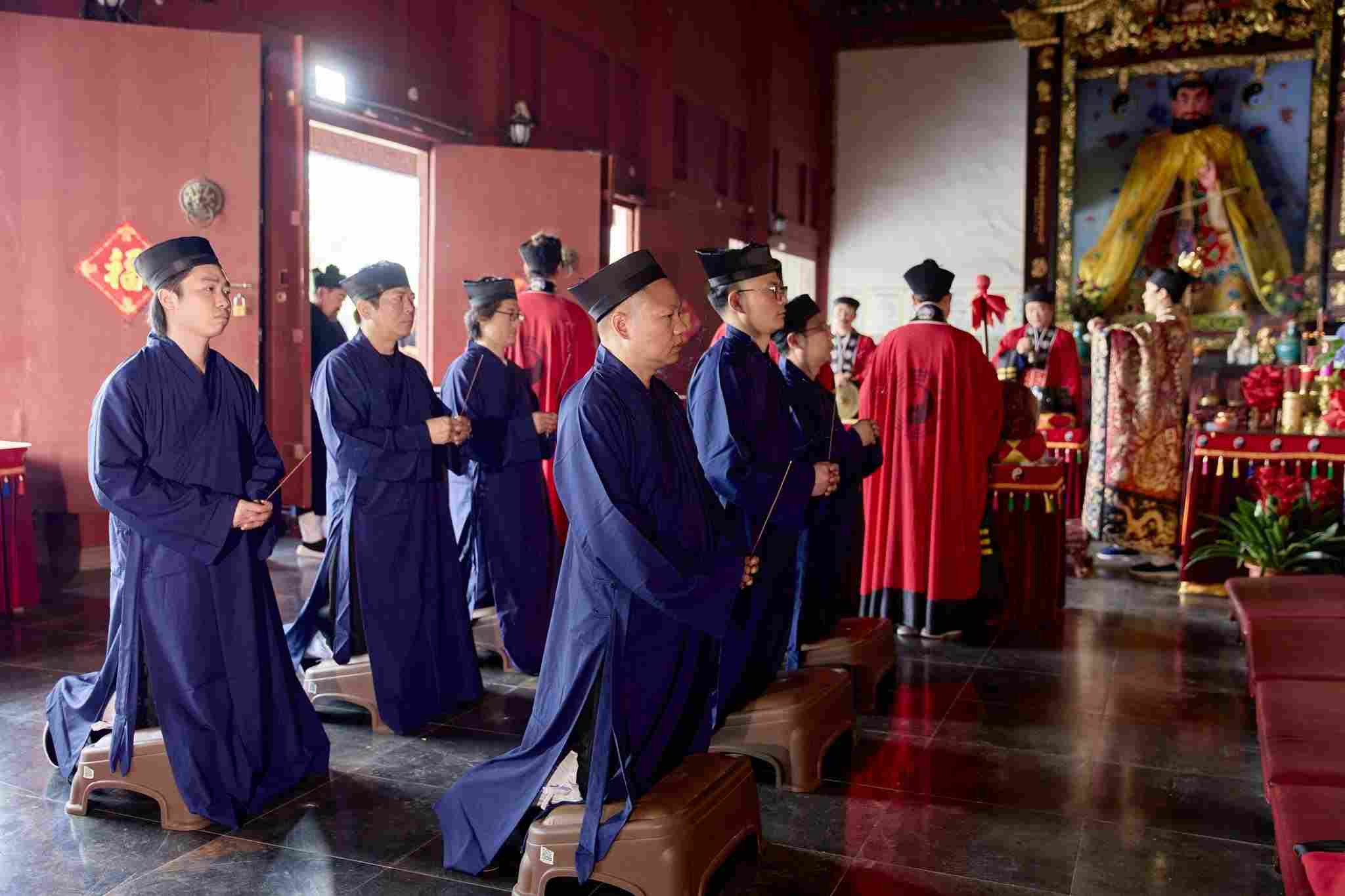 拜师需知:我们都在《河南鹿邑太清宫》参加冠巾仪式,成为全真道士,走在修行的路上,你要来入道吗?